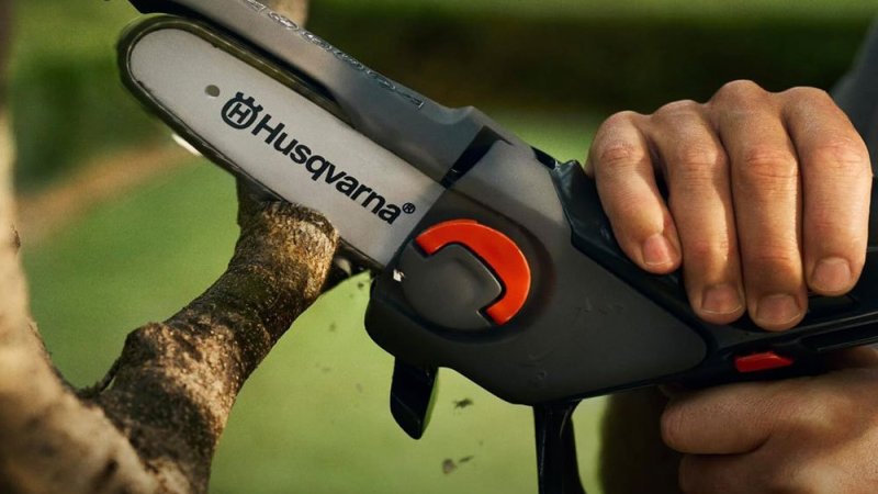 el-jardin-perfecto-herramientas-husqvarna-y-bellota-para-un-mantenimiento-eficiente